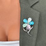 Broșă Mărțișor Gentuță - Floare cu Petale Colorate - imagine 3