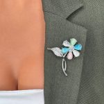 Broșă Mărțișor Gentuță - Floare cu Frunză - imagine 3