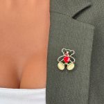 Broșă Mărțișor Gentuță - Ursuleț Auriu cu Inimioară - imagine 3