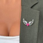 Broșă Mărțișor Gentuță - Inimioara cu Aripi Argintii - imagine 3