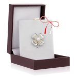 Broșă Pin Premium White Plated Palladium - Trifoi cu Perlă
