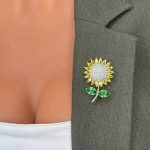 Broșă PREMIUM Gold Plated -  Floare cu Frunze Verzi - imagine 3